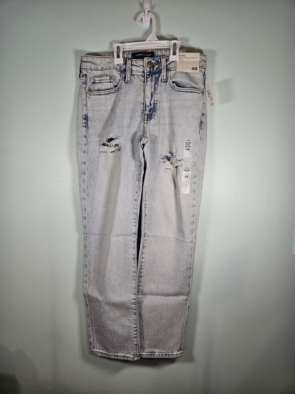 Aeropostale Light Wash Distressed Straight Leg Jeans